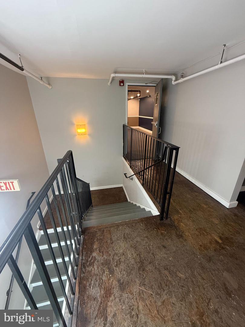 1123-25 S Broad St #2nd Floor Property Photo 3