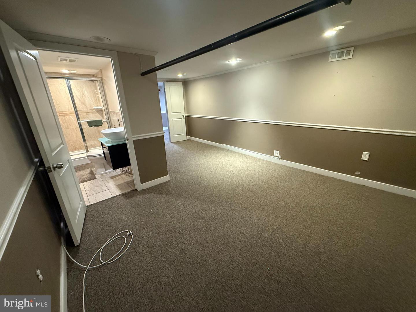 1123-25 S Broad St #2nd Floor Property Photo 15