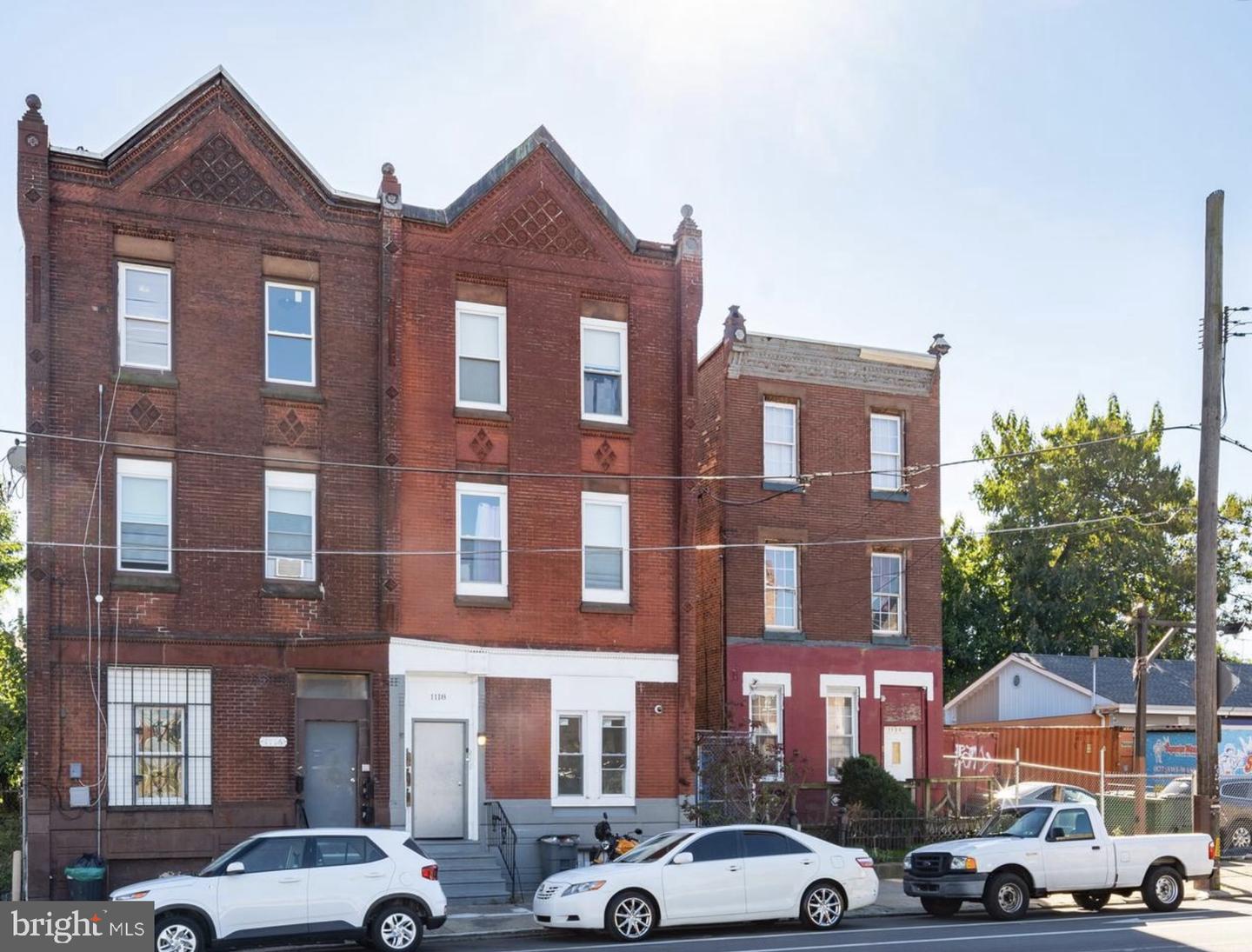 1118 W LEHIGH AVE Property Photo 1