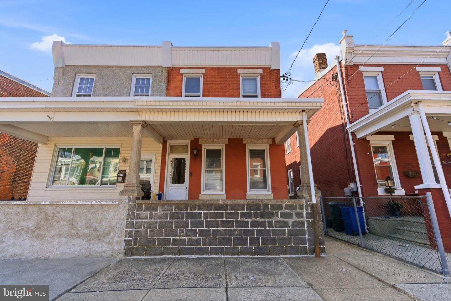 4625 E Stiles St Property Photo 1