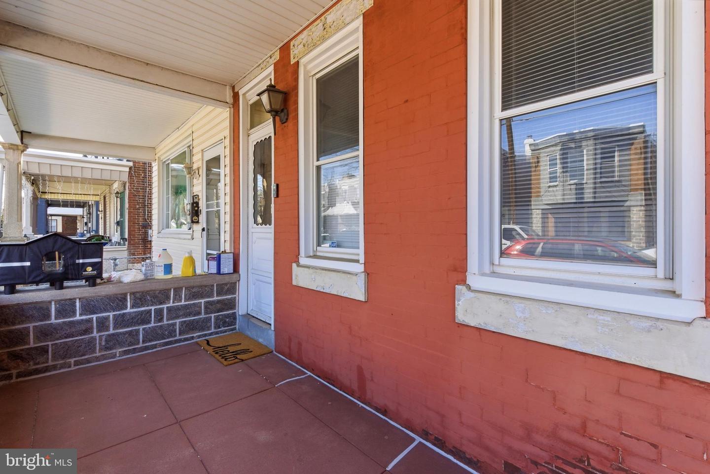 4625 E Stiles St Property Photo 4