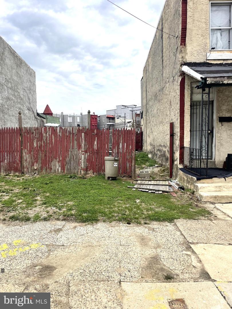 921 N Markoe St Property Photo 2