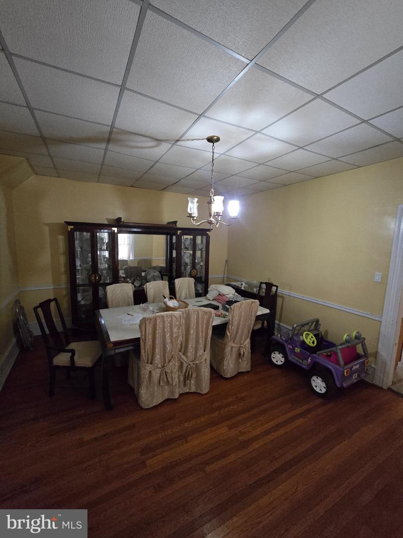 1426 Lindley Ave Property Photo 9