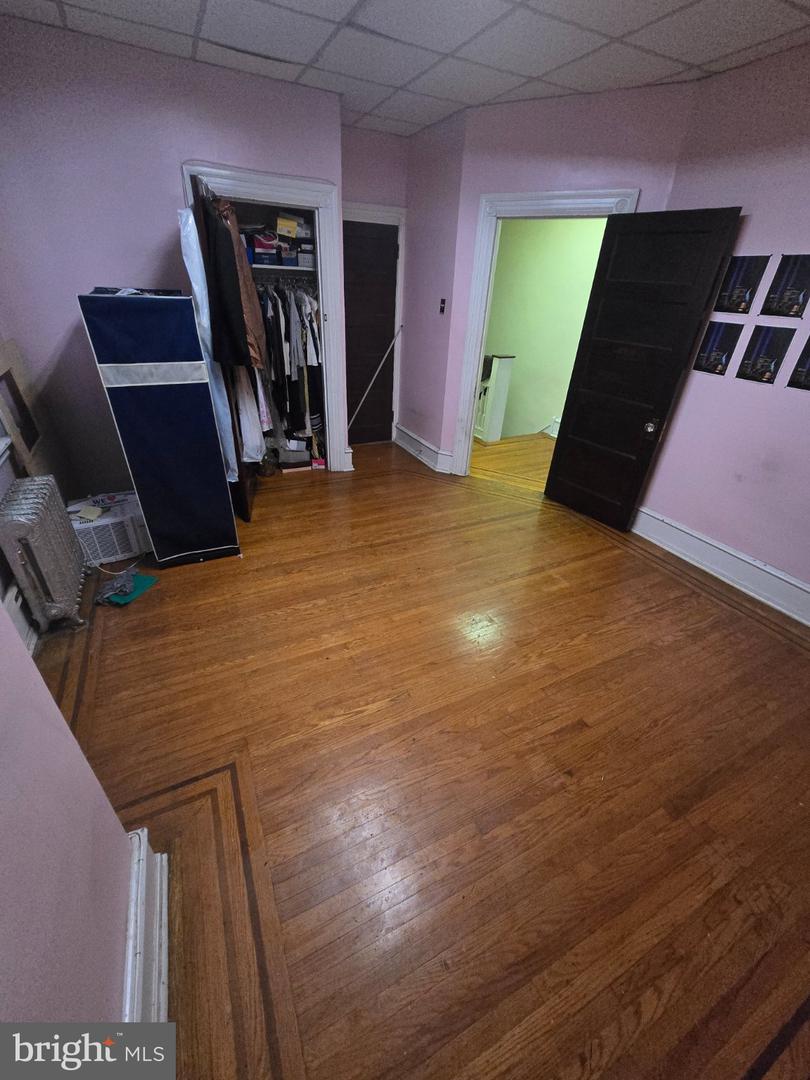 1426 Lindley Ave Property Photo 14