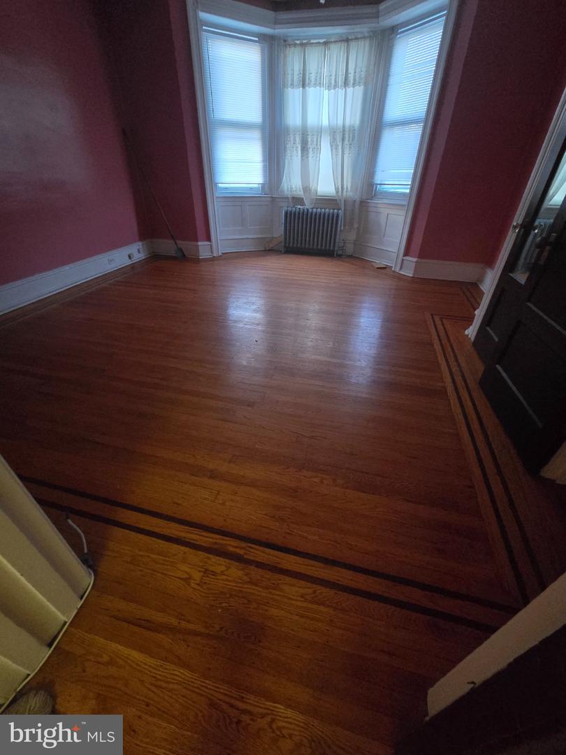 1426 Lindley Ave Property Photo 15