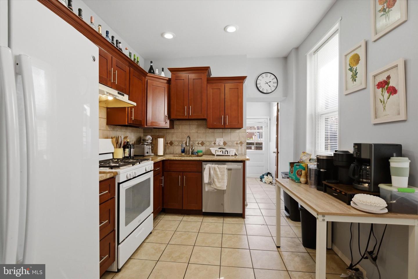 106 W Salaignac St Property Photo 6