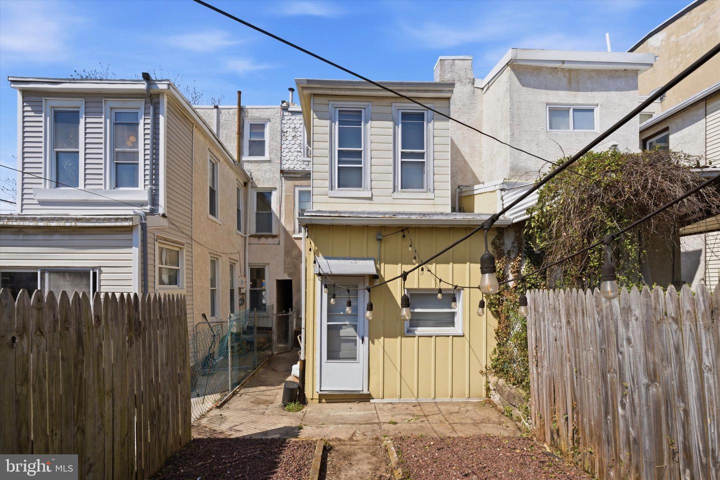 106 W Salaignac St Property Photo 23