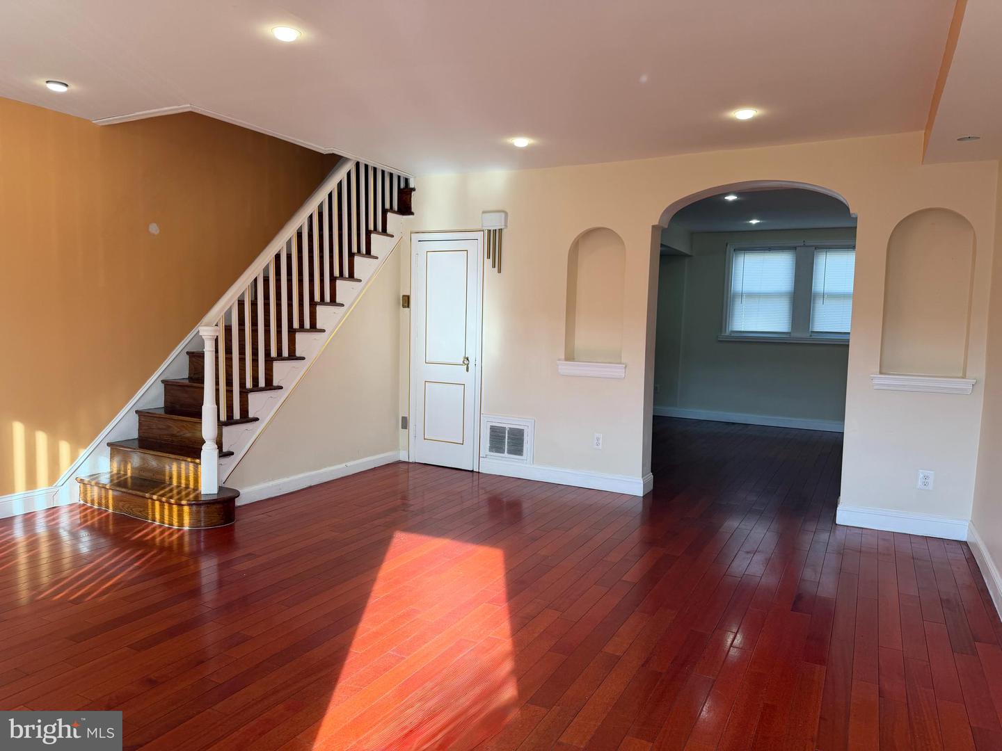 6735 Grovers Ave Property Photo 6