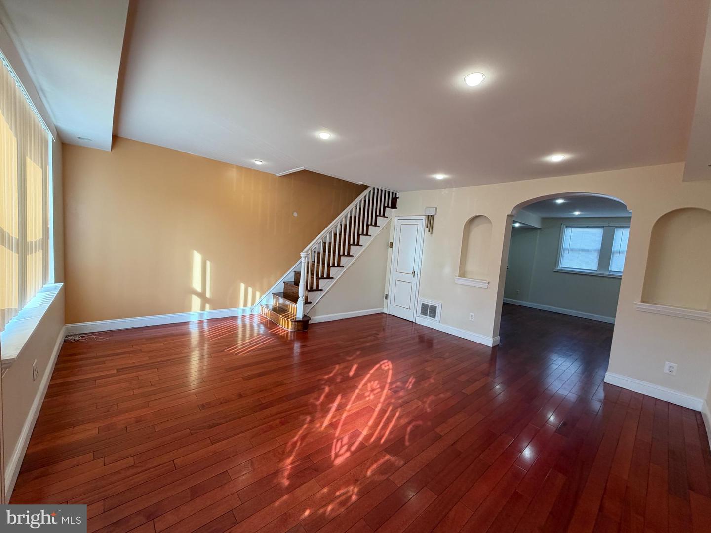 6735 Grovers Ave Property Photo 7