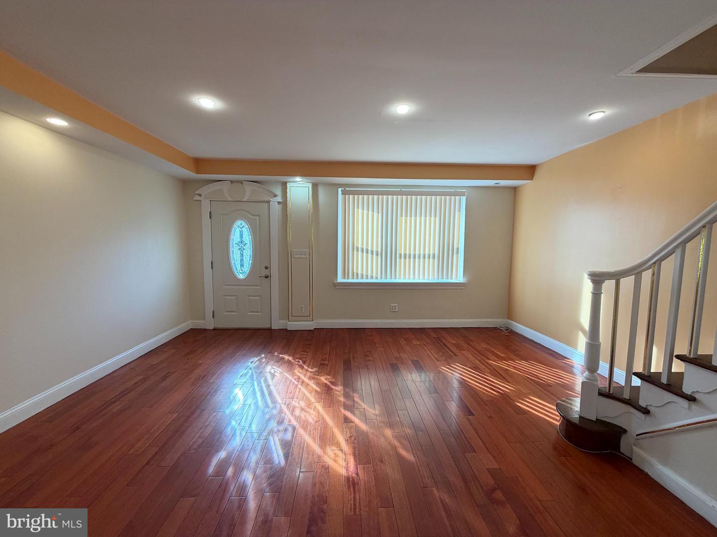 6735 Grovers Ave Property Photo 10