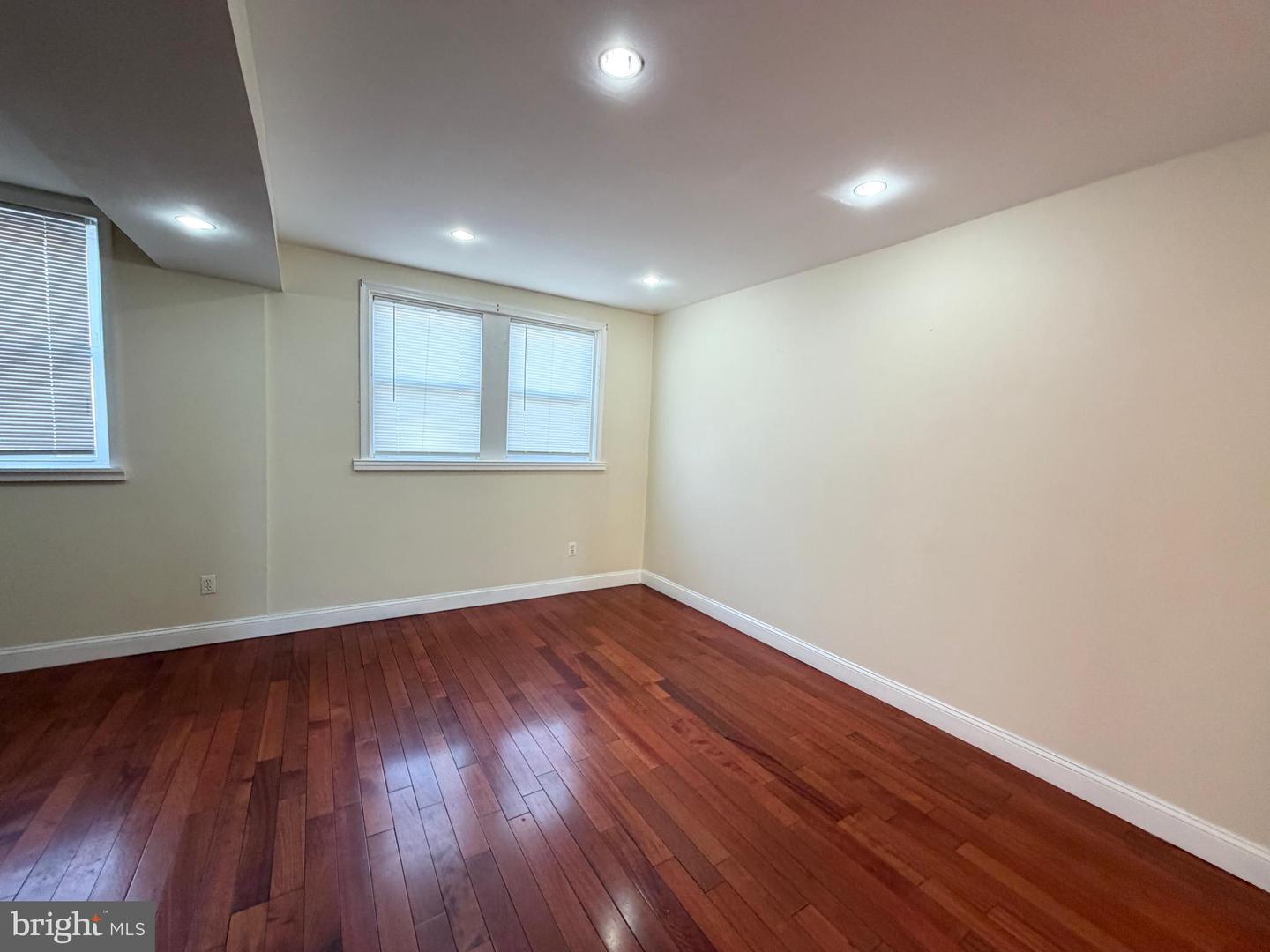 6735 Grovers Ave Property Photo 16