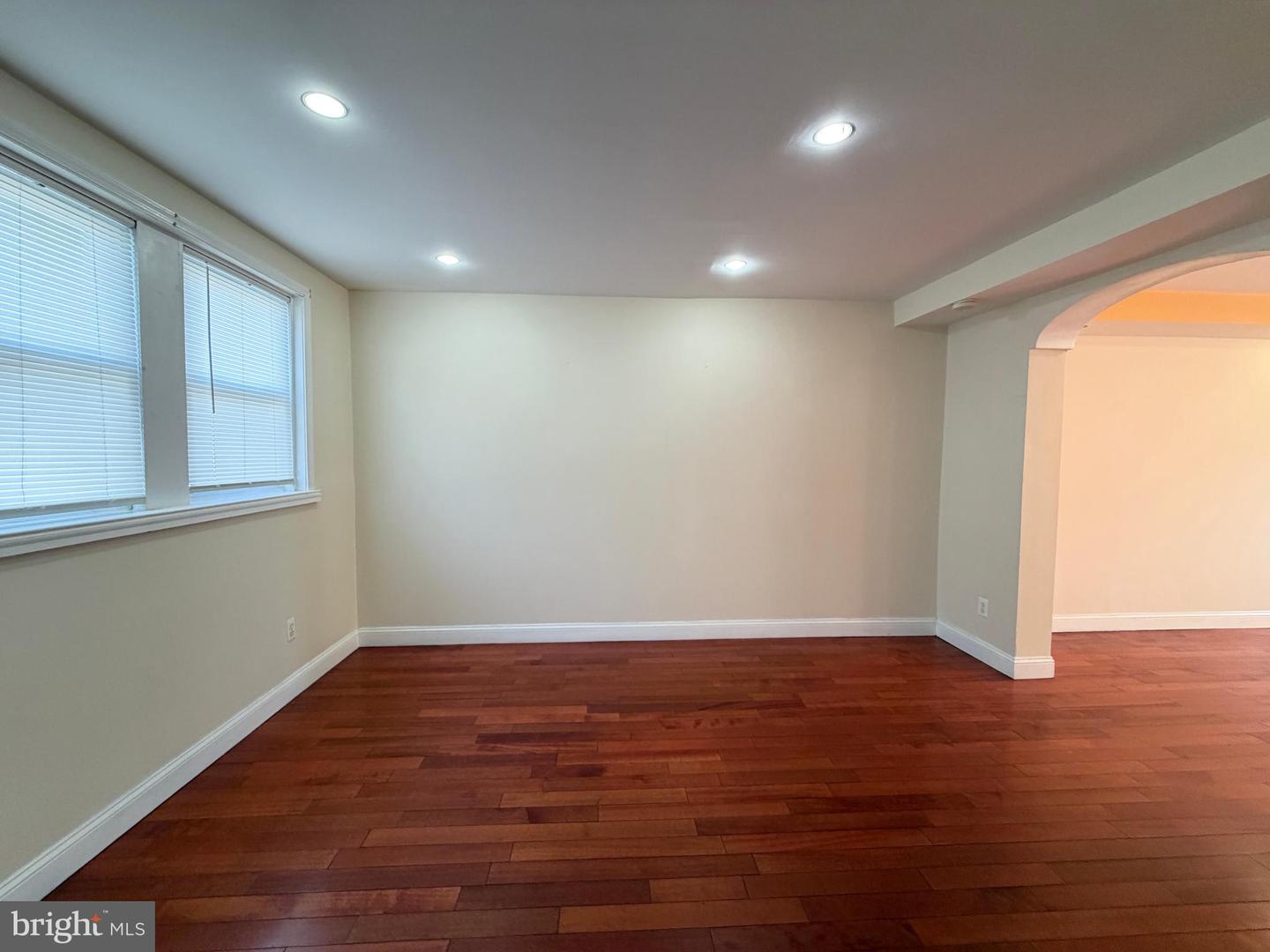 6735 Grovers Ave Property Photo 17