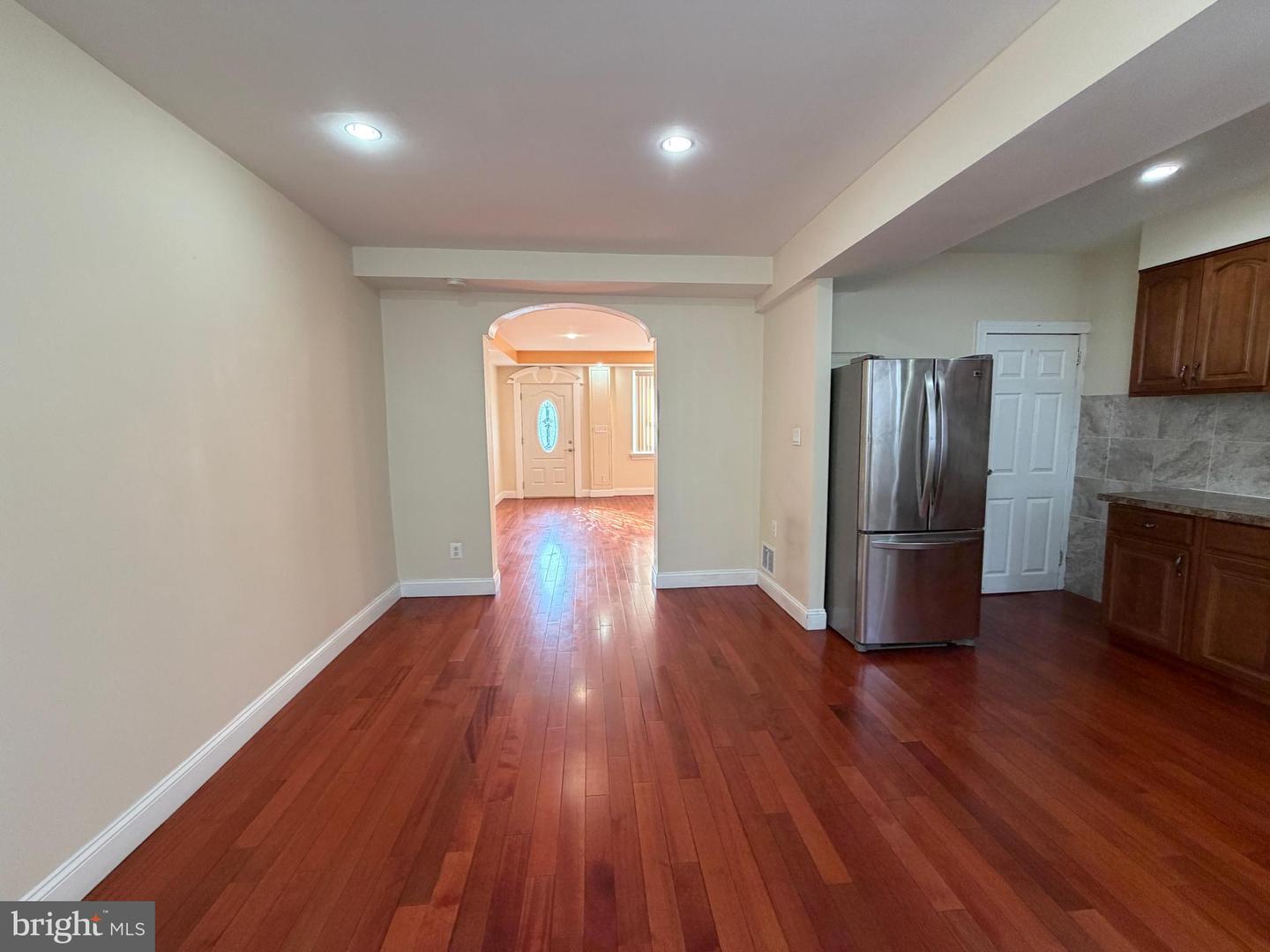 6735 Grovers Ave Property Photo 19