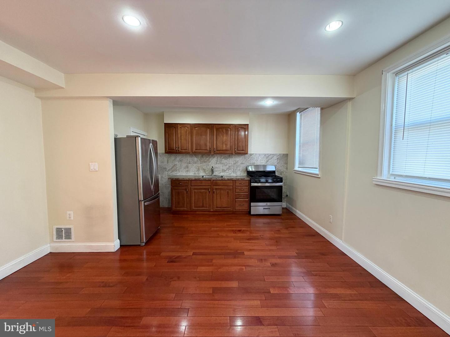 6735 Grovers Ave Property Photo 20