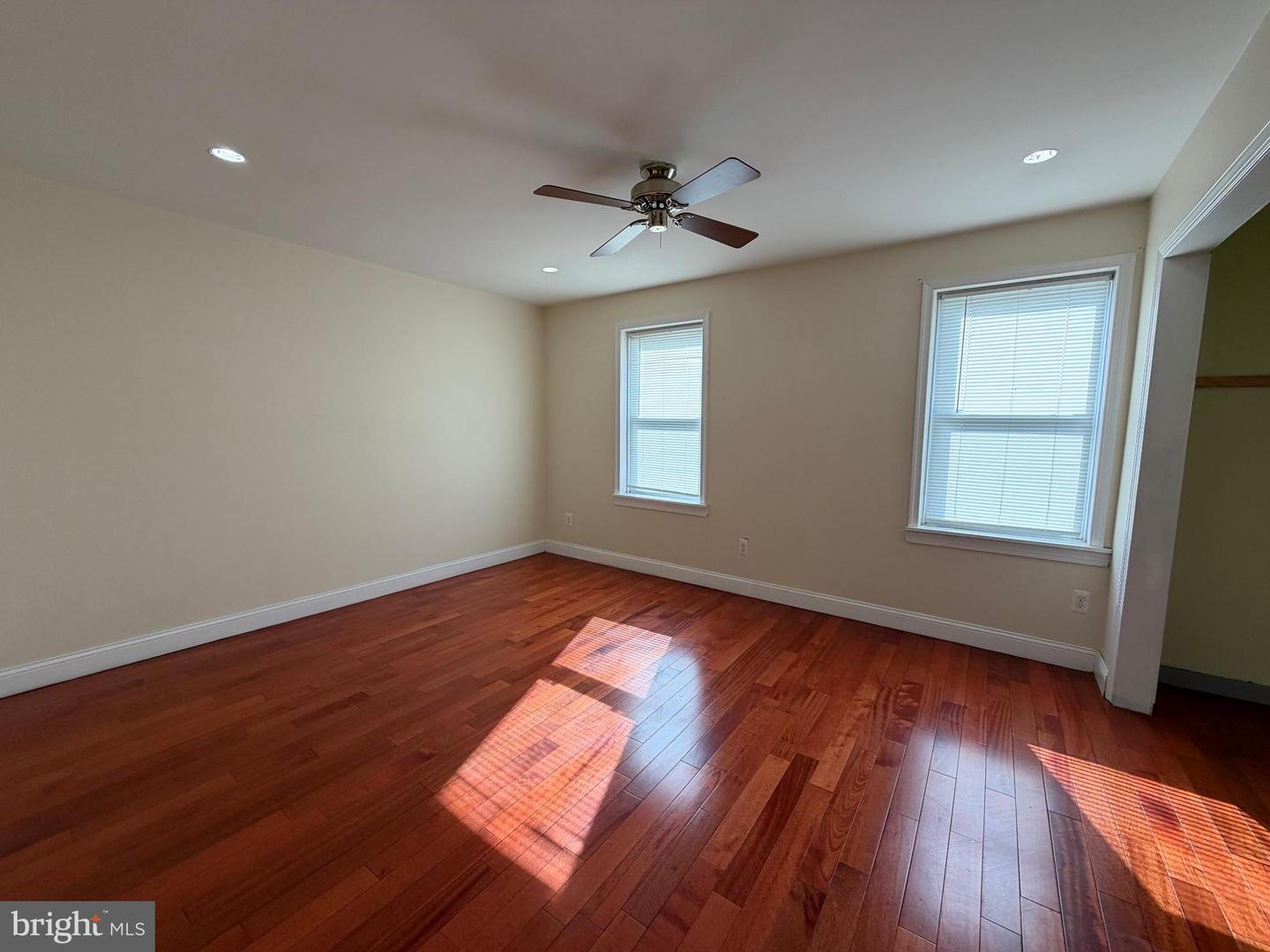 6735 Grovers Ave Property Photo 34