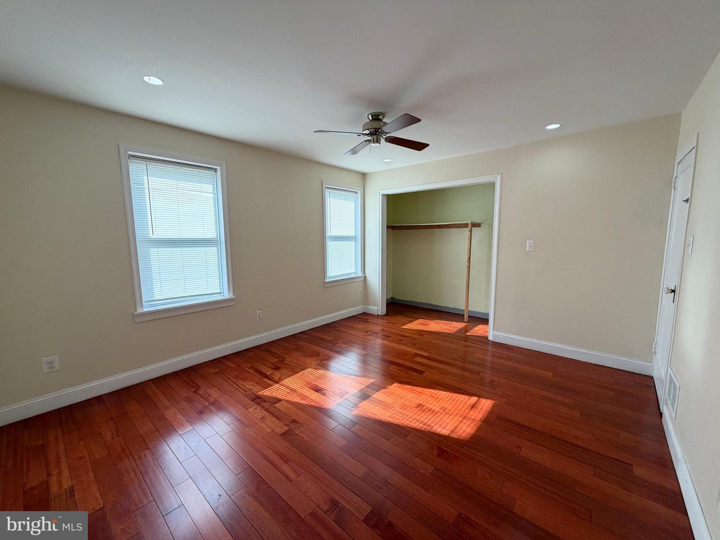 6735 Grovers Ave Property Photo 35