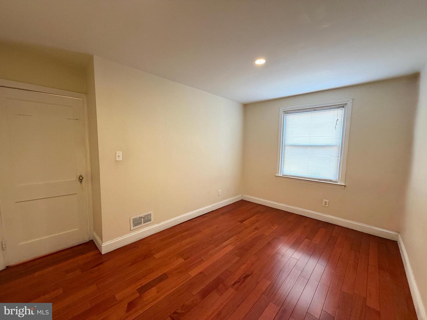 6735 Grovers Ave Property Photo 44