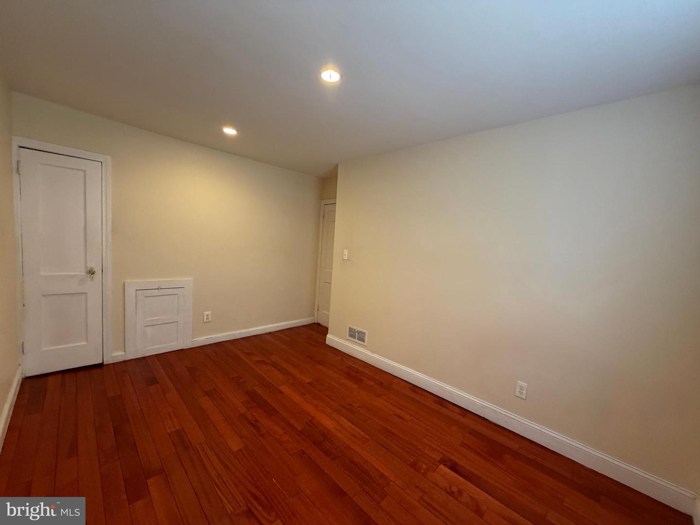 6735 Grovers Ave Property Photo 47