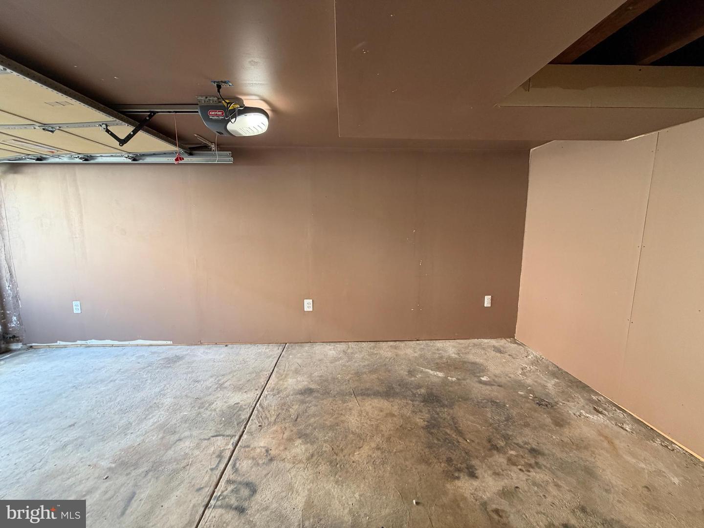 6735 Grovers Ave Property Photo 72
