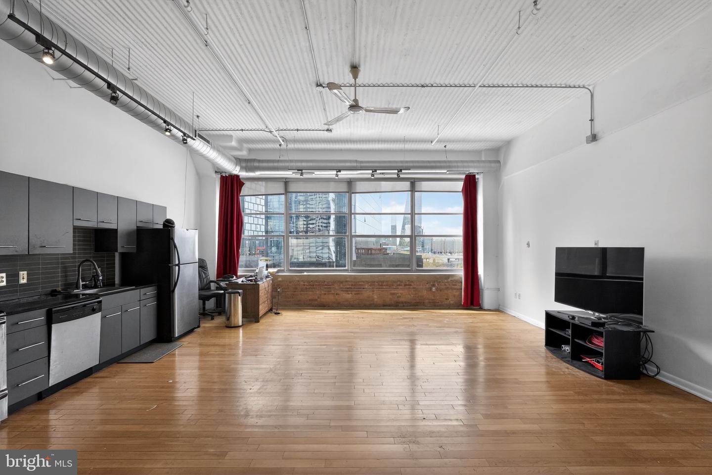 2200 Arch St #416 Property Photo 6