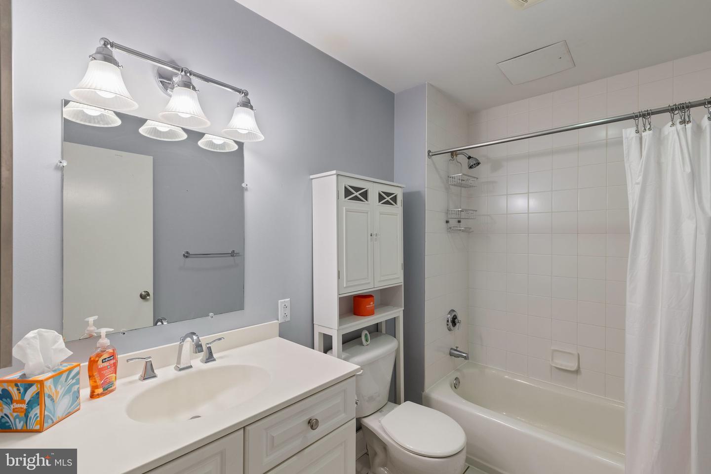 1900-00 Hamilton St #d19 Property Photo 24