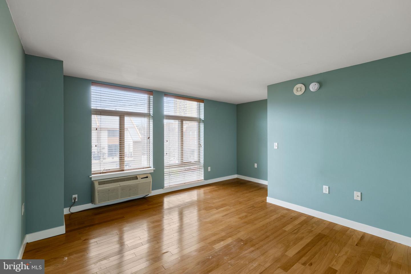 1900-00 Hamilton St #d19 Property Photo 28