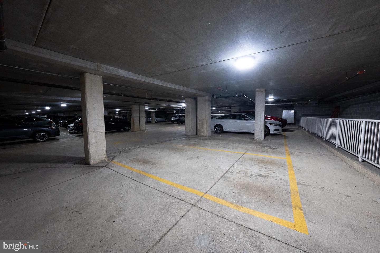 1900-00 Hamilton St #d19 Property Photo 37