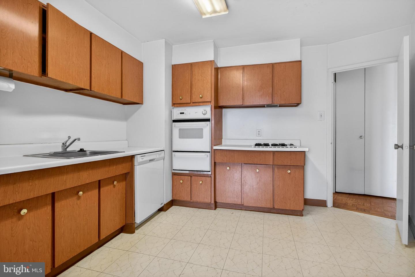 2401-00 Pennsylvania Ave #10b22 Property Photo 16