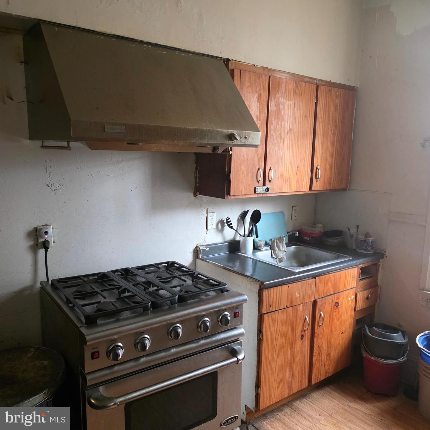5625 Chester Ave Property Photo 5