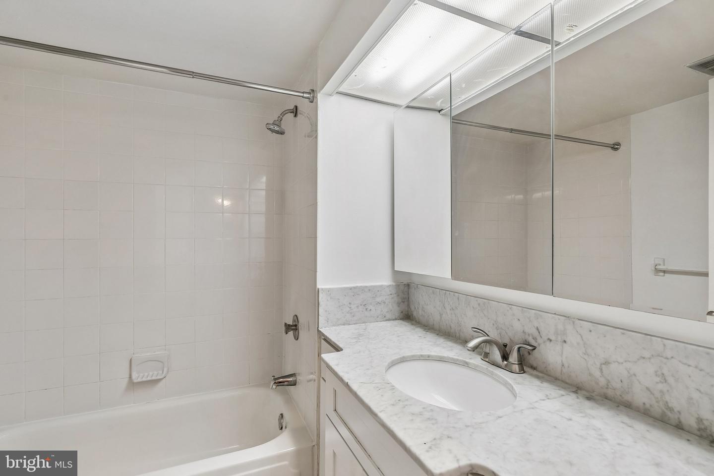 1326-42 Spruce St #703 Property Photo 18