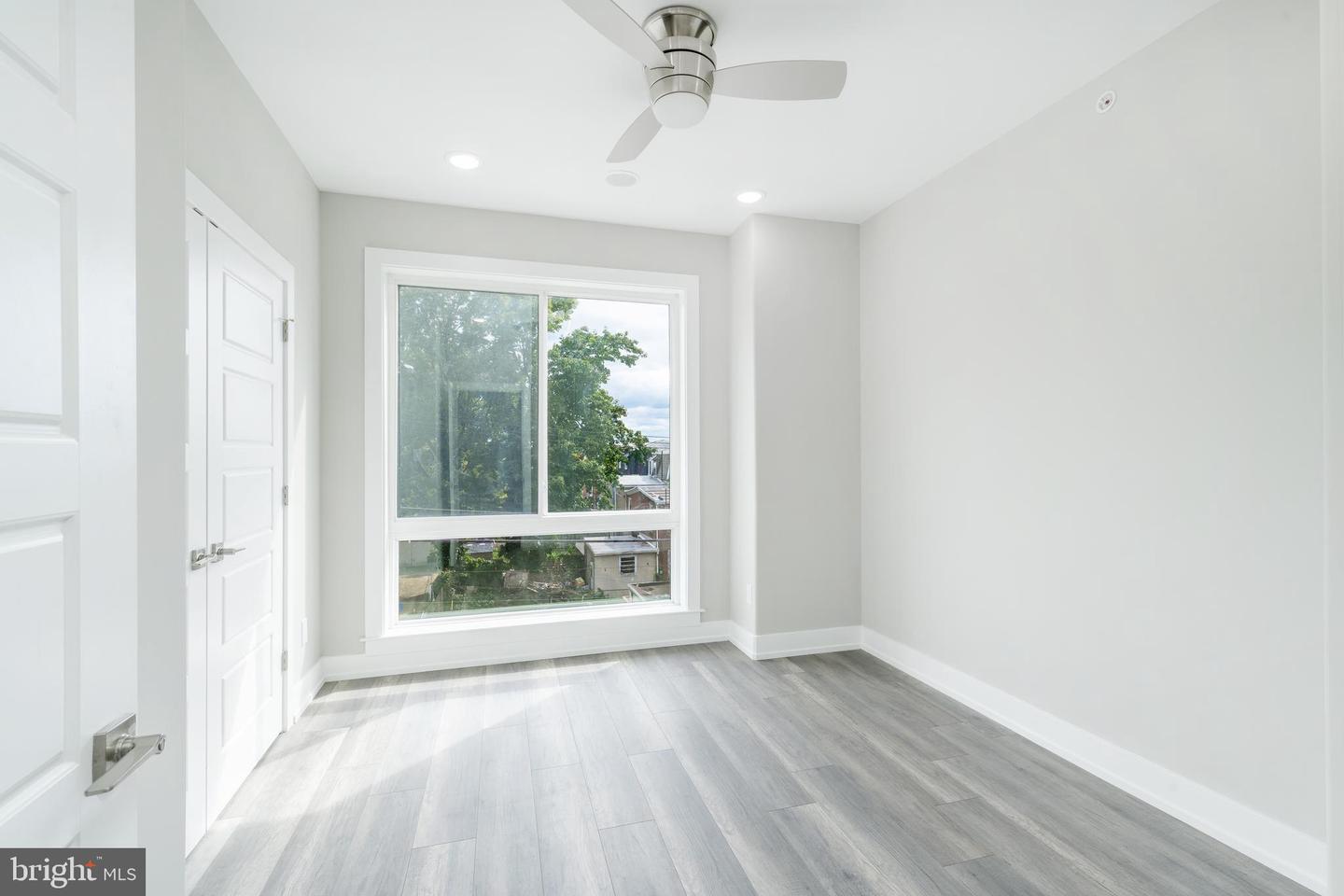 103 E DUVAL ST #2 Property Photo 1