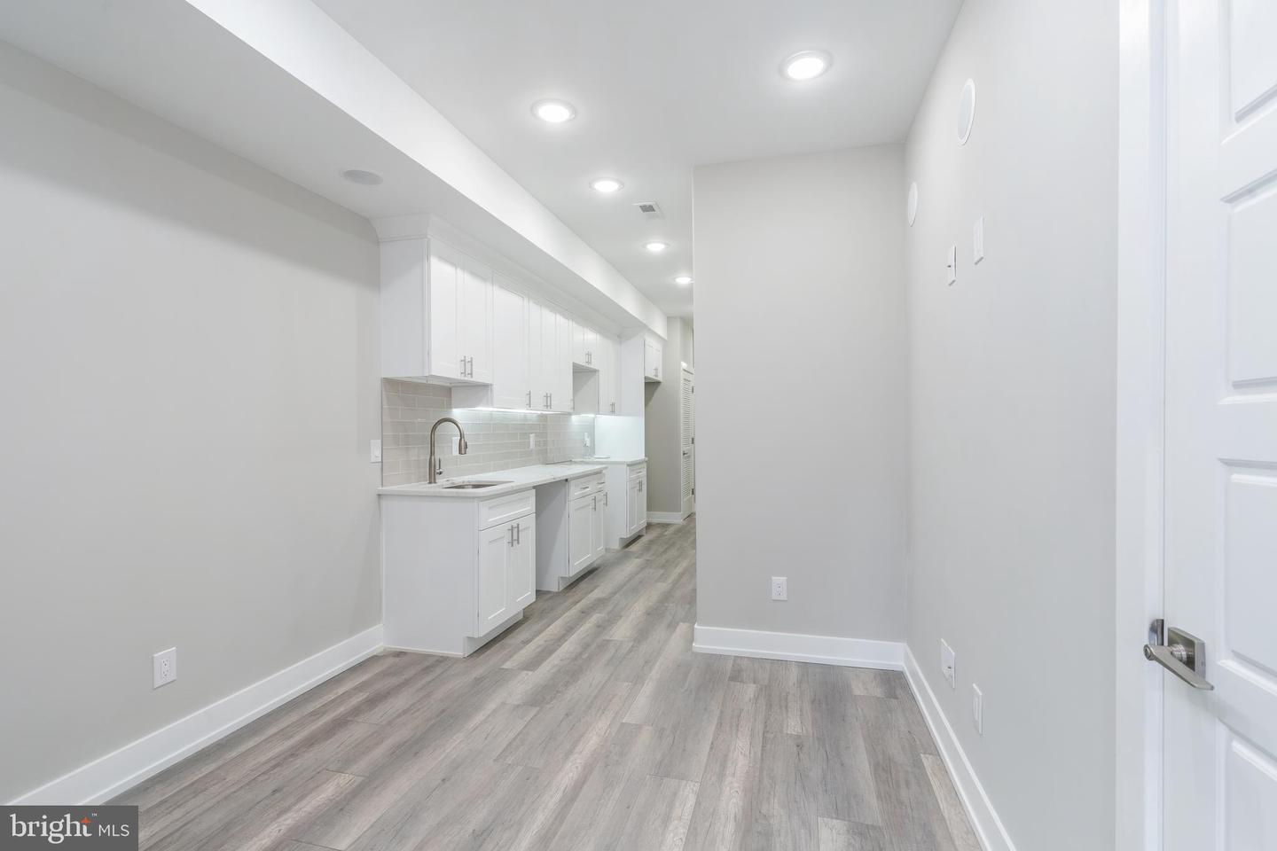 103 E Duval St #2 Property Photo 9