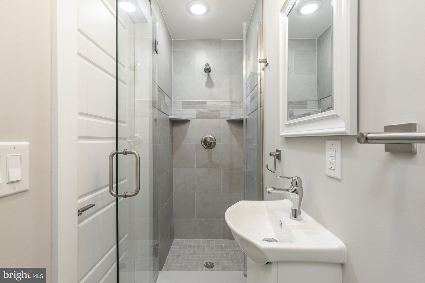 103 E Duval St #2 Property Photo 17