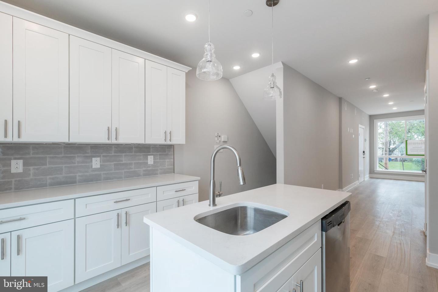 2550 N Howard St #1 Property Photo 2