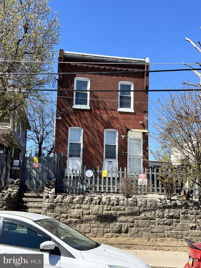 5738-40 Tulip St Property Photo 2