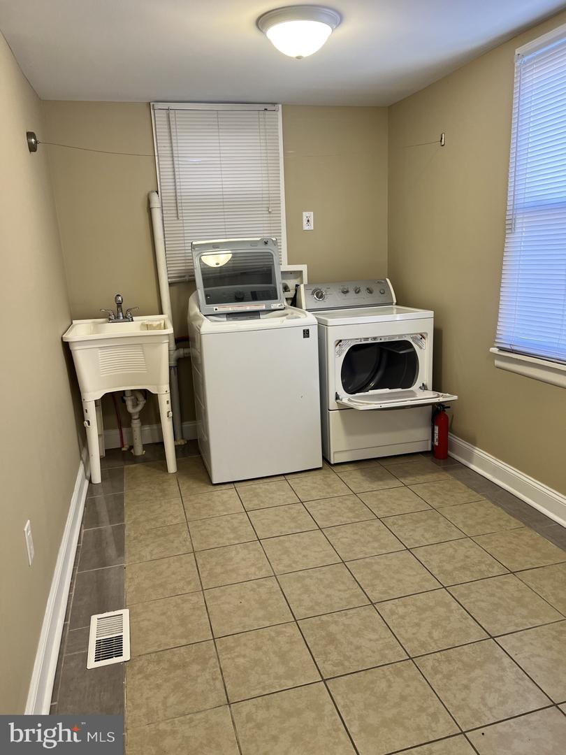 5738-40 Tulip St Property Photo 15