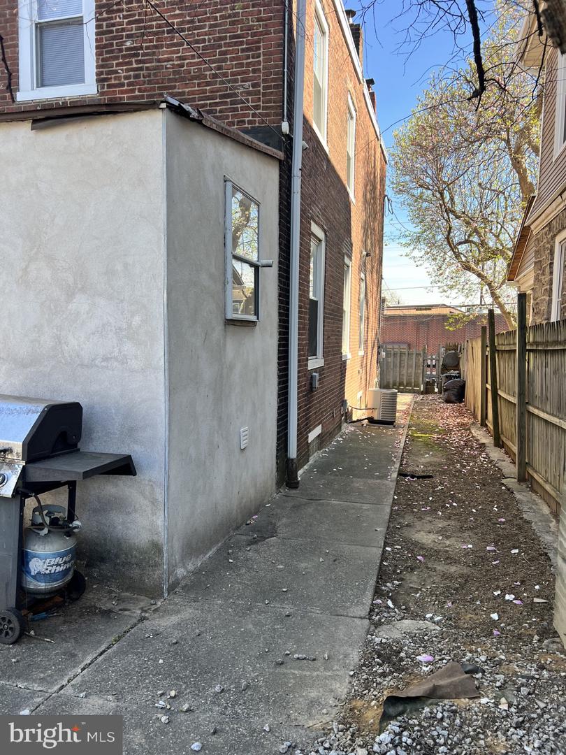 5738-40 Tulip St Property Photo 32