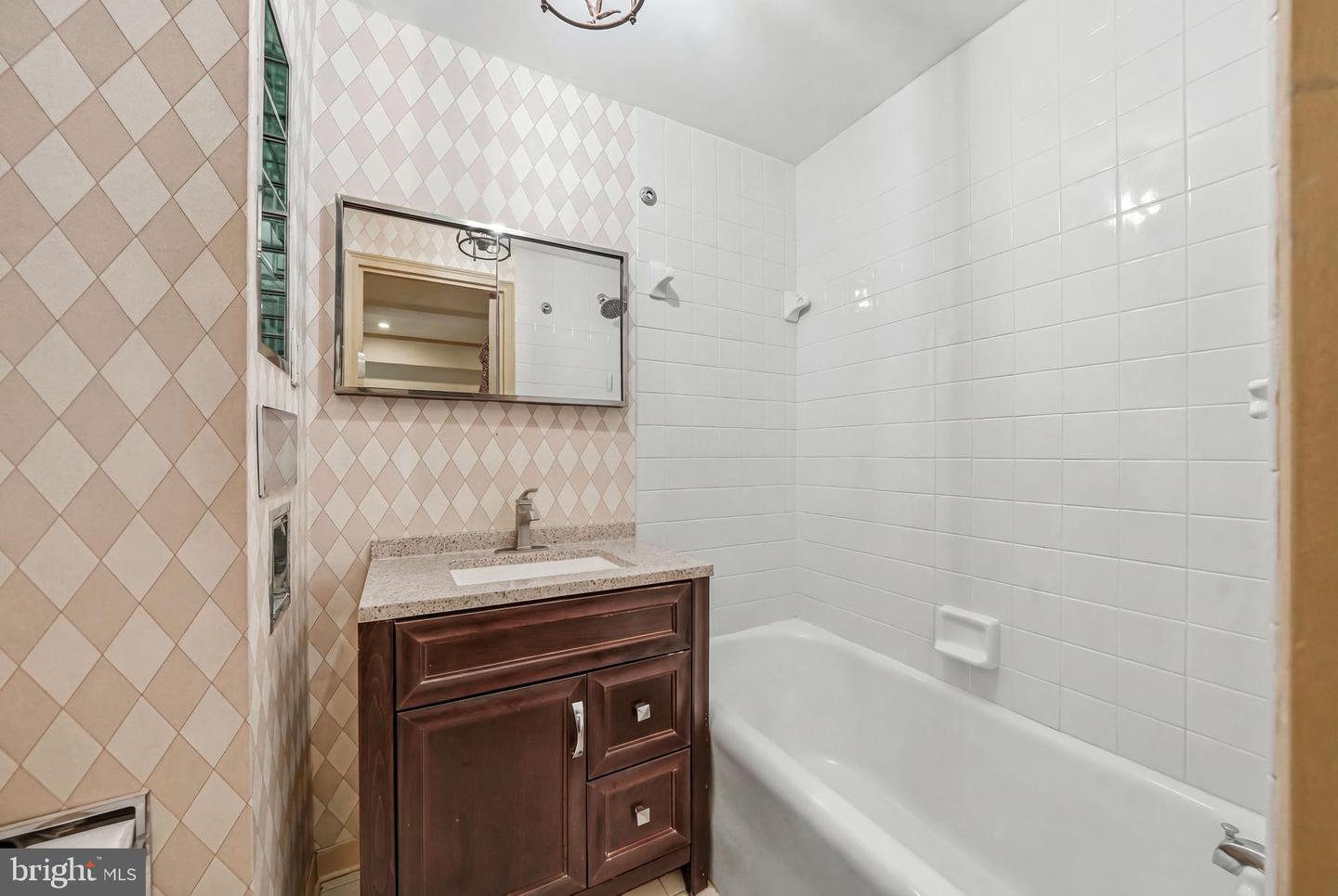1901 Walnut St #6f Property Photo 20