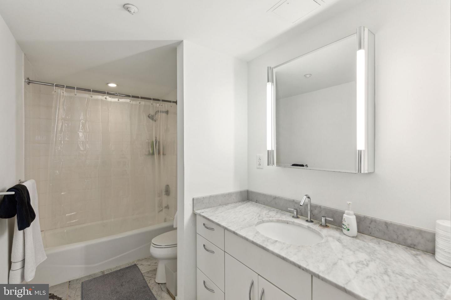 219-29 S 18th St #414 Property Photo 12