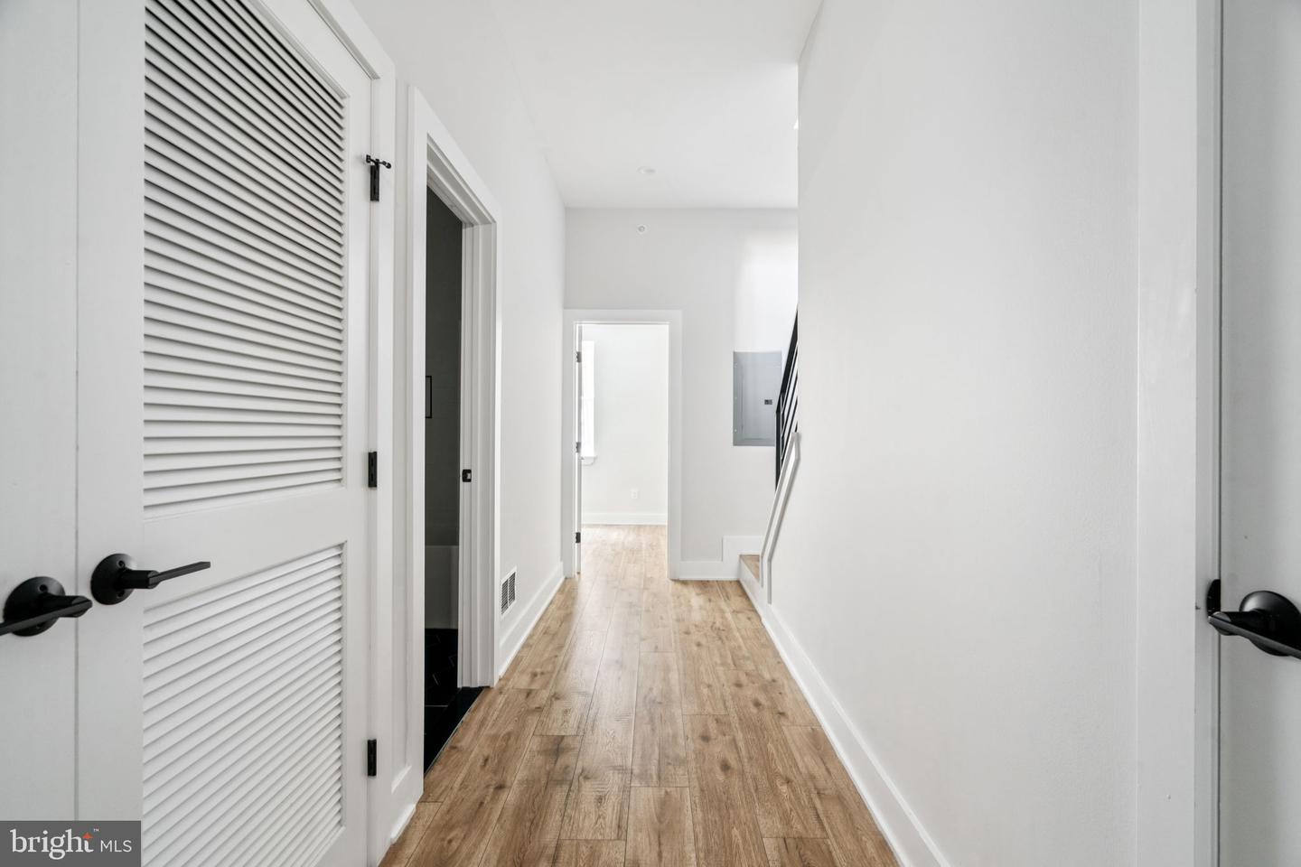 1437 Parrish St Property Photo 12