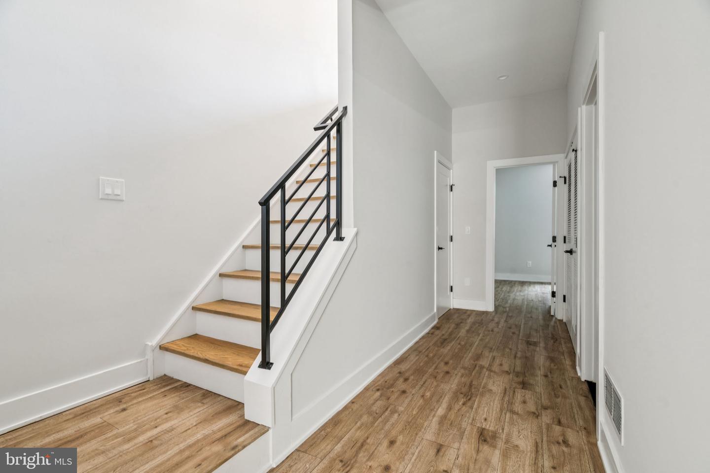 1437 Parrish St Property Photo 13