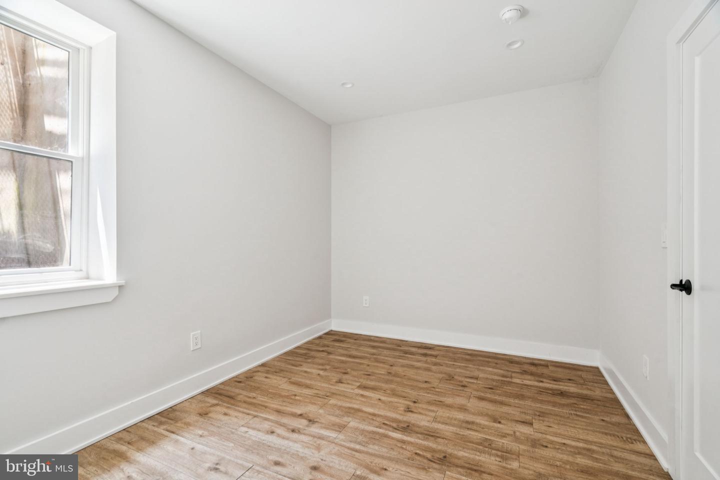 1437 Parrish St Property Photo 14