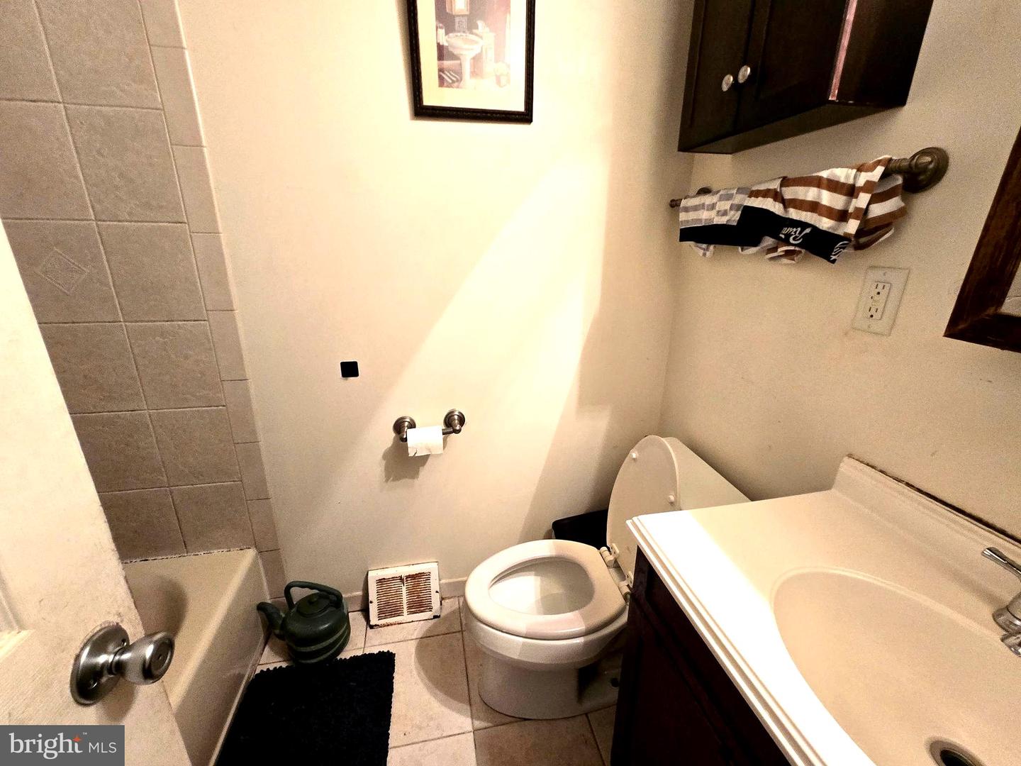 8008-00 Crispin St #e Property Photo 26