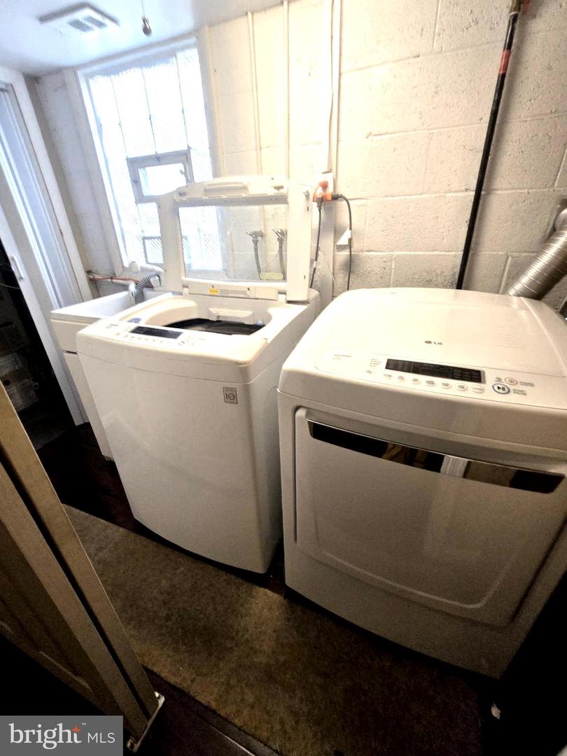 8008-00 Crispin St #e Property Photo 34