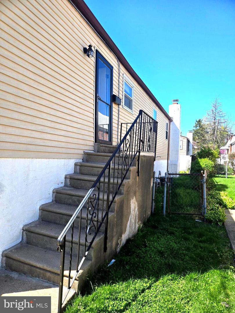 8008-00 Crispin St #e Property Photo 36