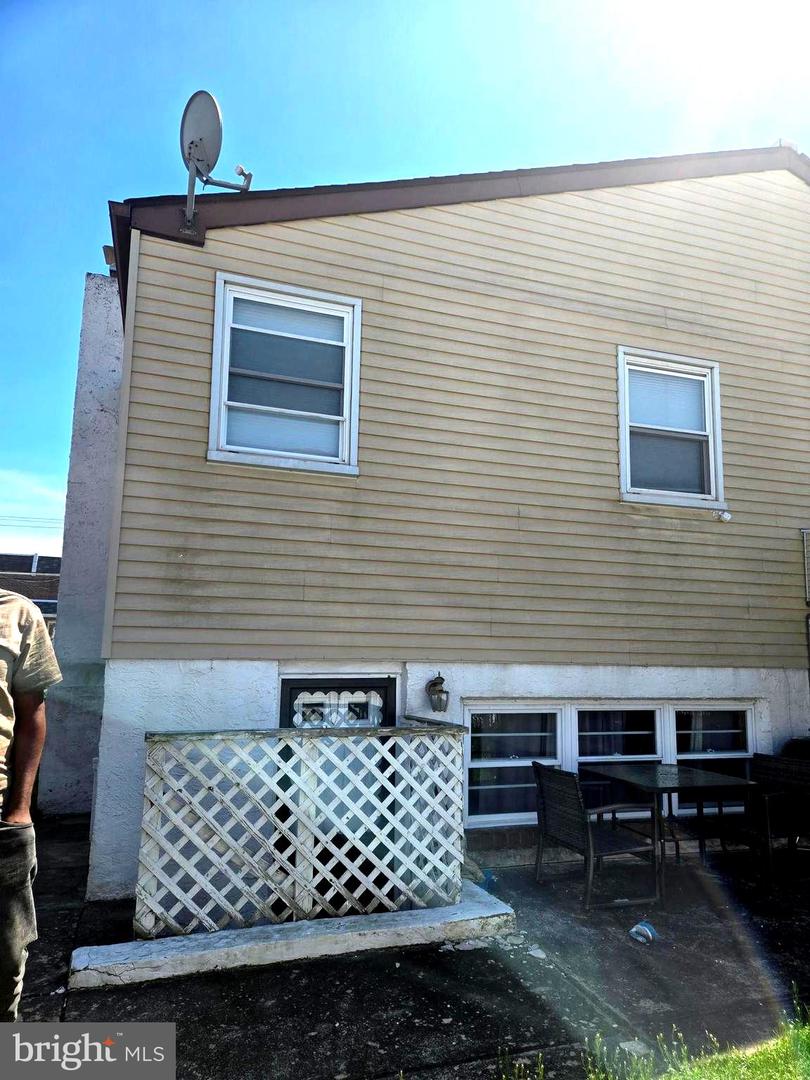 8008-00 Crispin St #e Property Photo 38