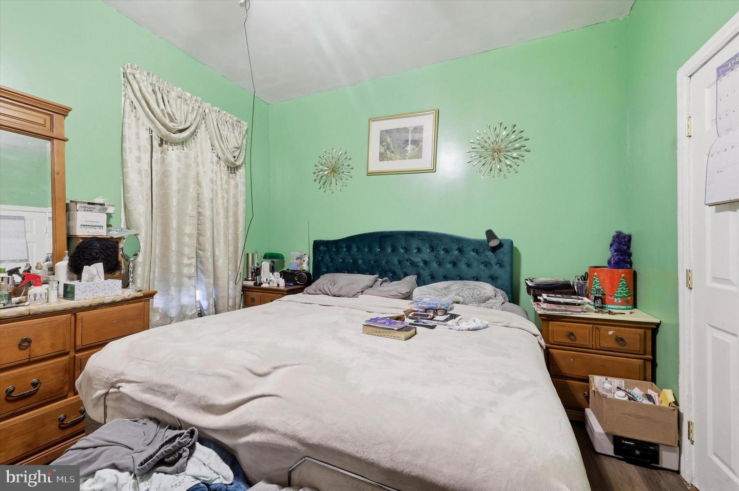 1527 N Dover St Property Photo 9