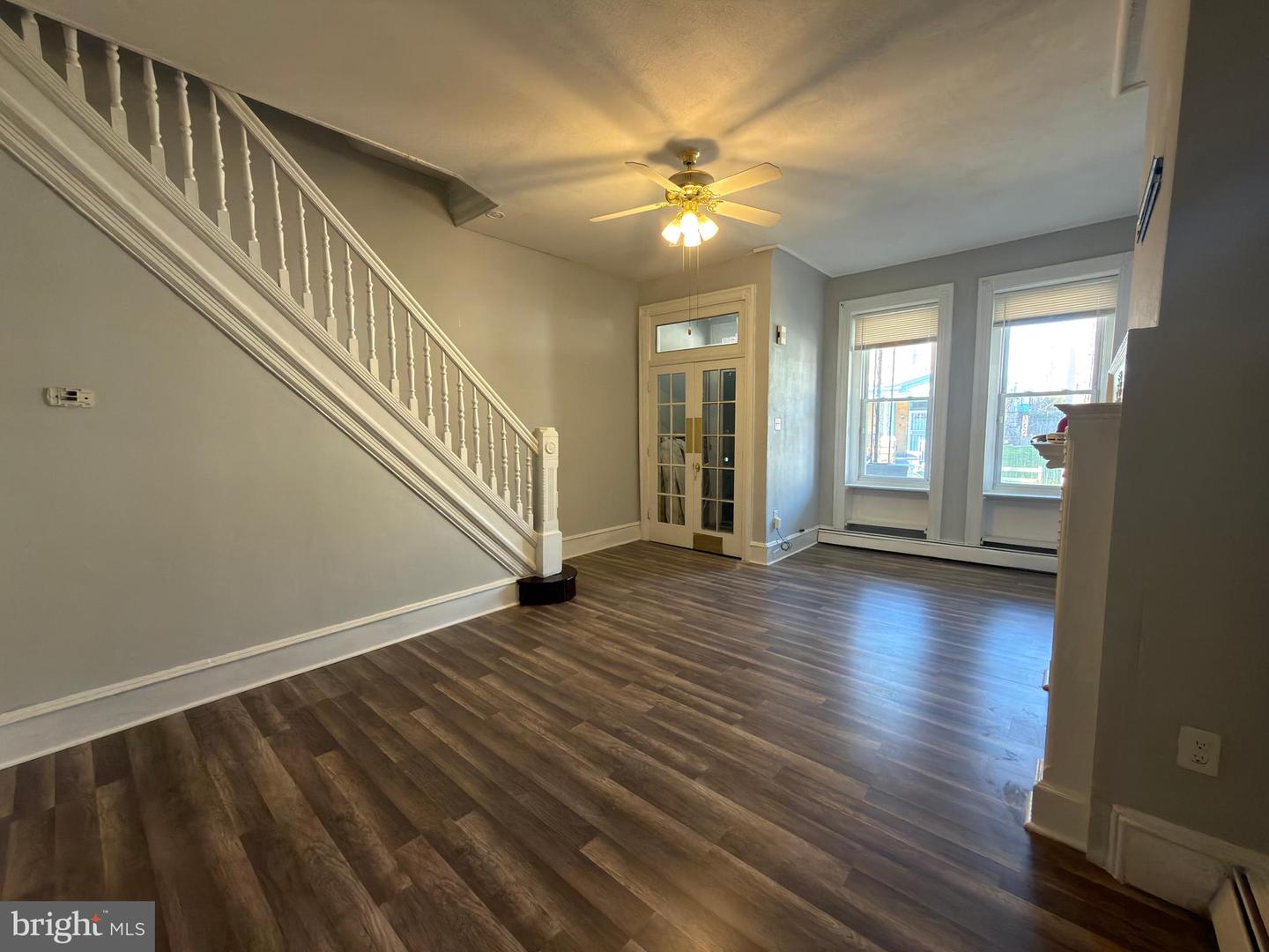1112 W Tioga Street Property Photo 3