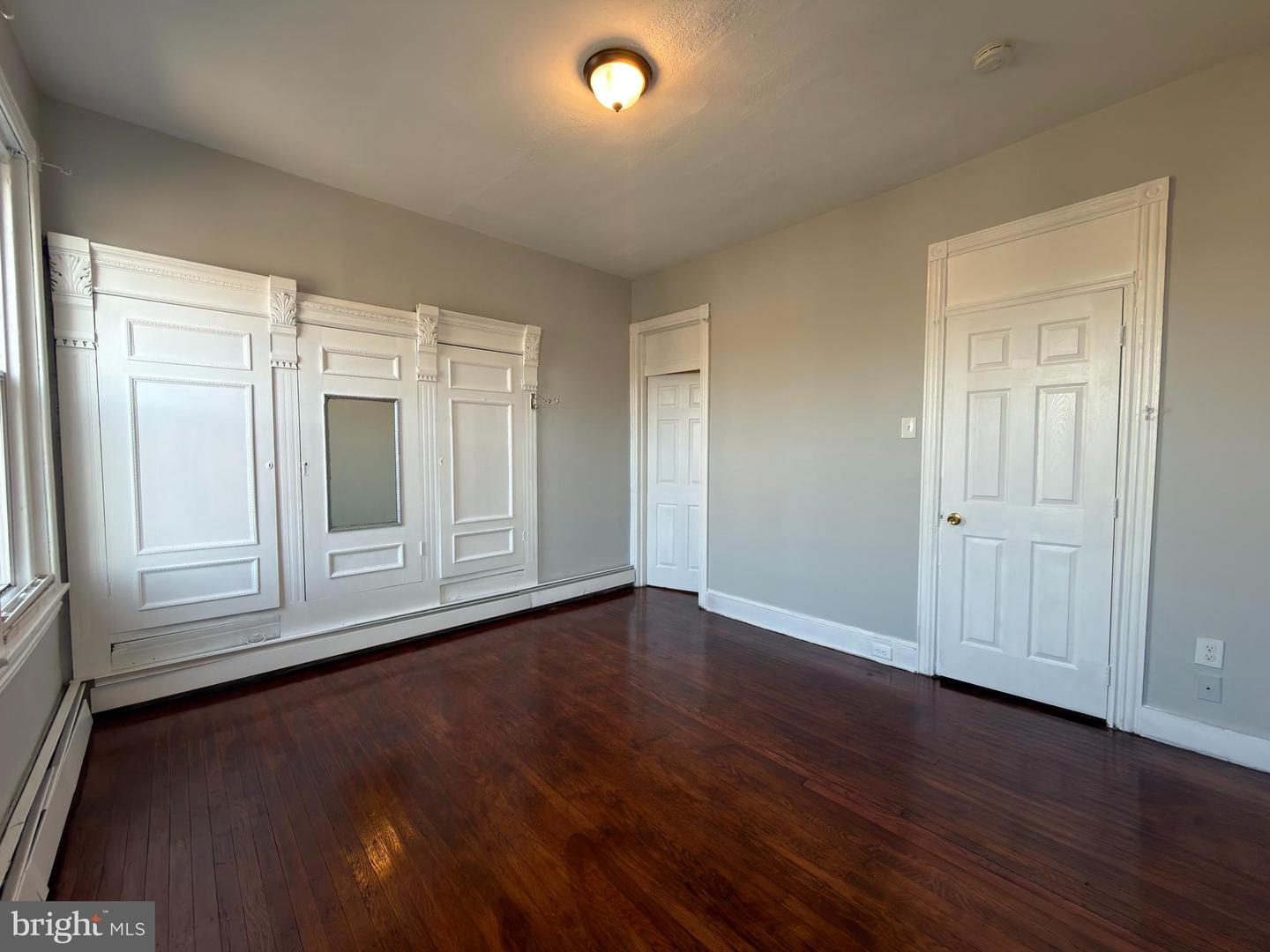 1112 W Tioga Street Property Photo 10