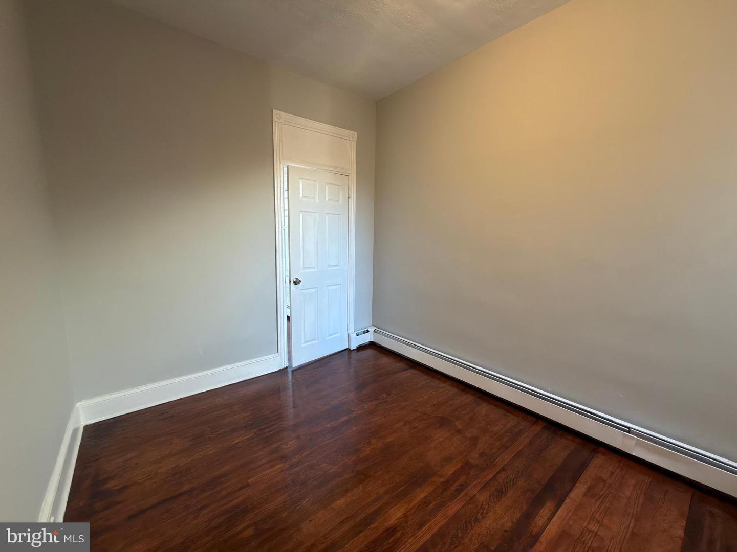 1112 W Tioga Street Property Photo 13